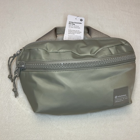 Lululemon All Day Essentials Belt Bag Raw Linen/White Opal 2.5L NWT 3 way carry - Picture 5 of 14